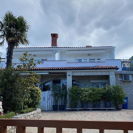 Apartmani Sara Omišalj Esterno foto