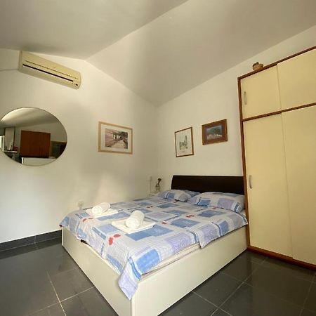 Apartmani Sara Omišalj Esterno foto