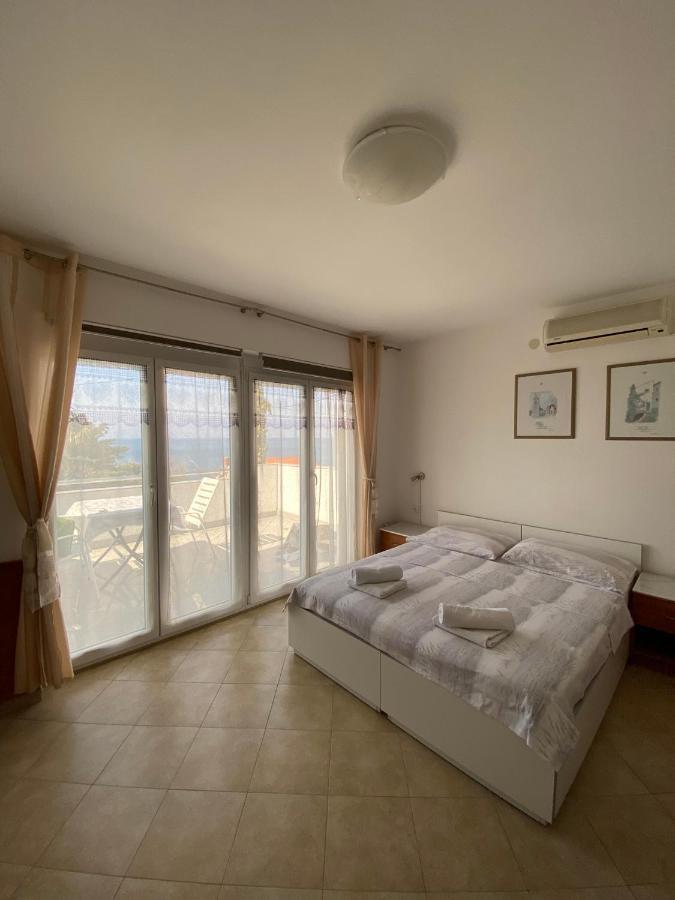 Apartmani Sara Omišalj Esterno foto