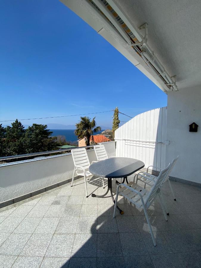 Apartmani Sara Omišalj Esterno foto