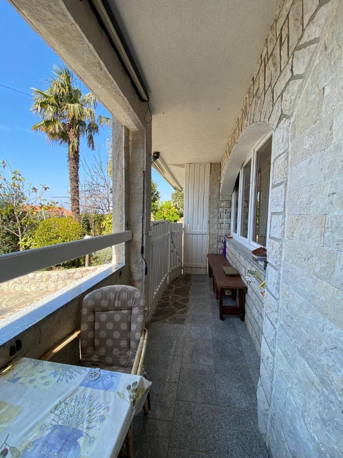 Apartmani Sara Omišalj Esterno foto