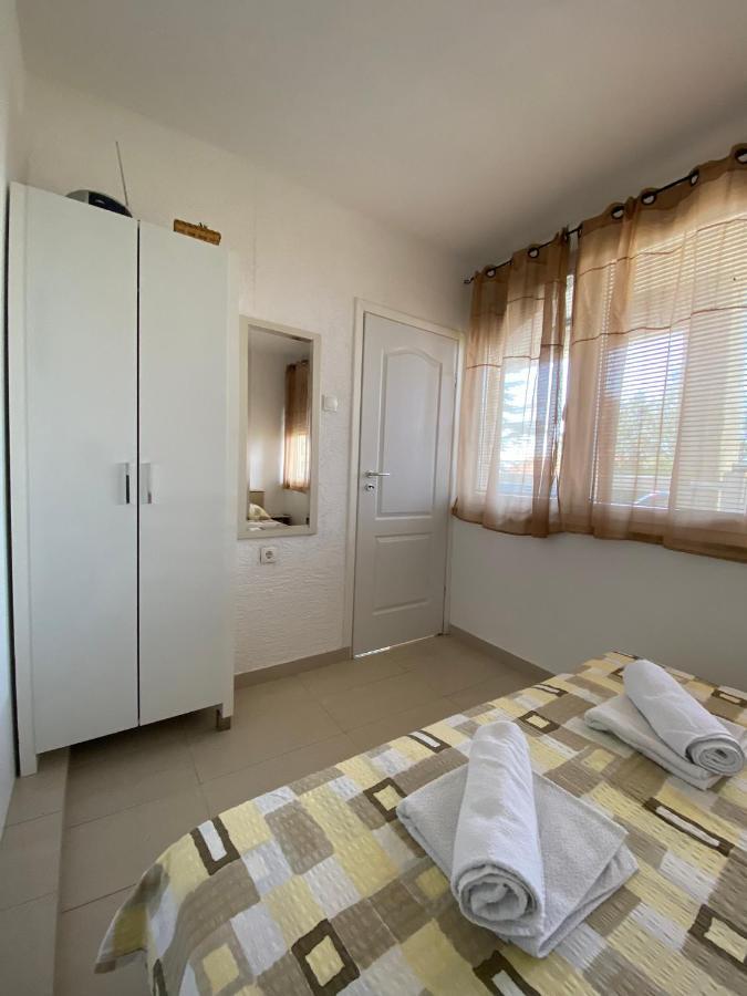 Apartmani Sara Omišalj Esterno foto