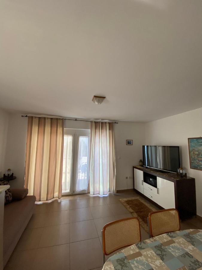 Apartmani Sara Omišalj Esterno foto
