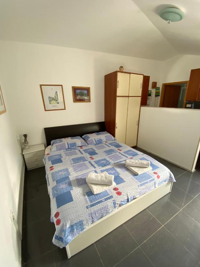 Apartmani Sara Omišalj Esterno foto